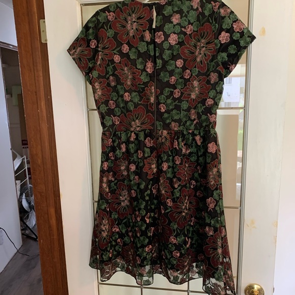 NWT RW &CO beautiful Black embroidery cocktail dress - Picture 5 of 7